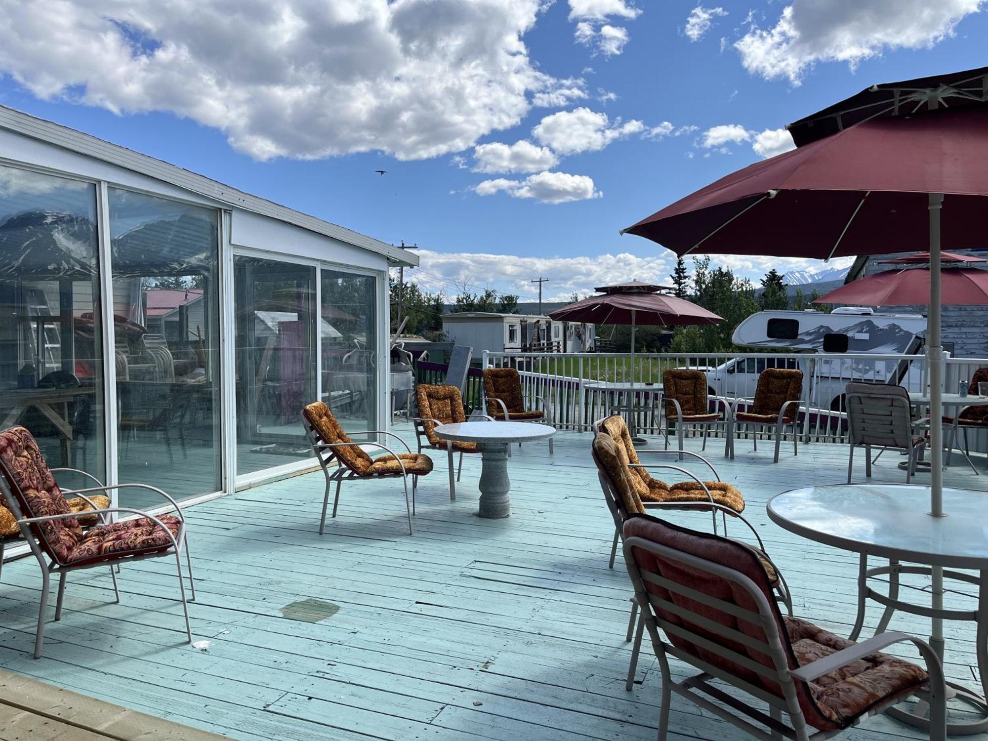 Kluane Park Inn Haines Junction Buitenkant foto