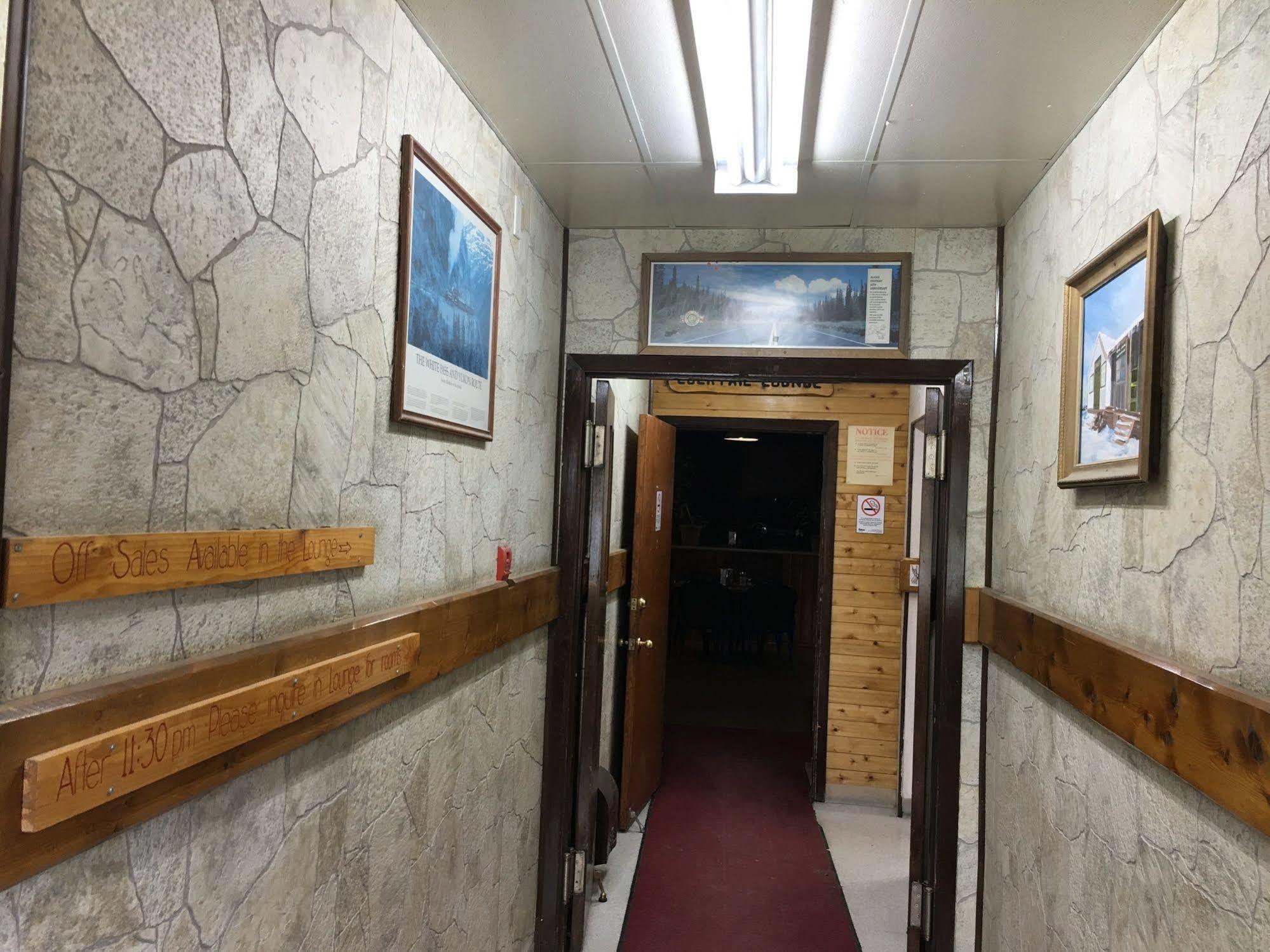 Kluane Park Inn Haines Junction Buitenkant foto